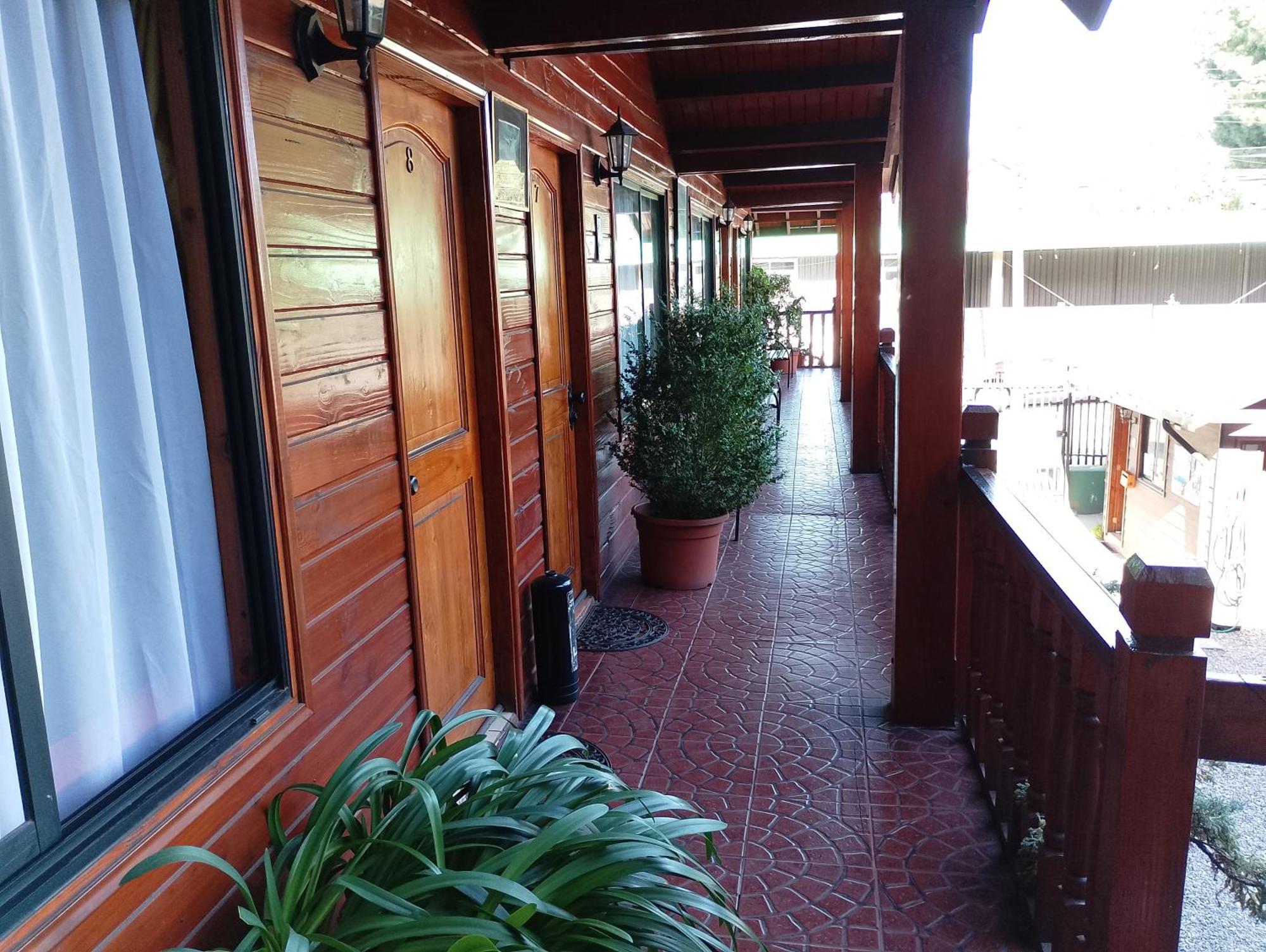 Apart-Hotel Colonia-Koenigsberg Estacionamiento Deptos Completos Ubicado En El Centro De Valdivia Aire Acondicionado المظهر الخارجي الصورة