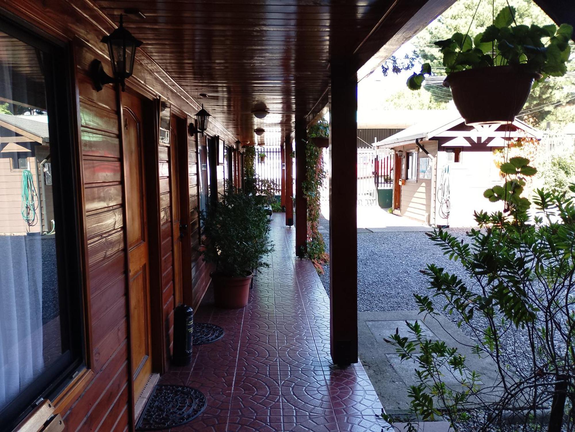 Apart-Hotel Colonia-Koenigsberg Estacionamiento Deptos Completos Ubicado En El Centro De Valdivia Aire Acondicionado المظهر الخارجي الصورة