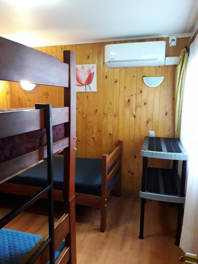 Apart-Hotel Colonia-Koenigsberg Estacionamiento Deptos Completos Ubicado En El Centro De Valdivia Aire Acondicionado المظهر الخارجي الصورة